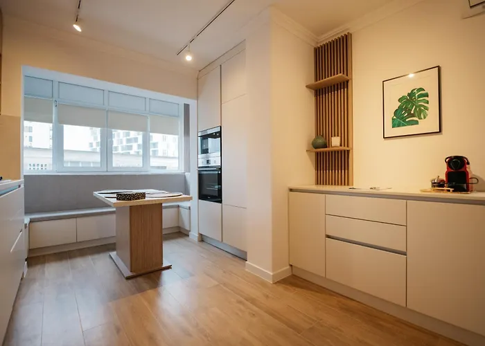 Ava Circumvalatiunii 32 * Timisoara